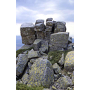 Diaclasas ortogonales en gneises (Cumbre de La Maliciosa, Sª de Guadarrama. Foto cmm).